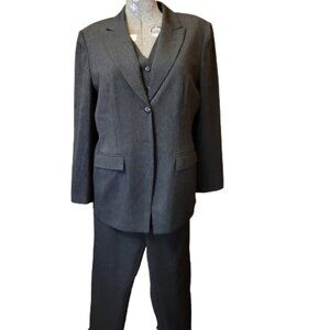 Jones New York 3 Piece Suit